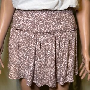 URBAN Romantics Tan and White Skater Skort‎ Skirt Shorts Size Small NWT